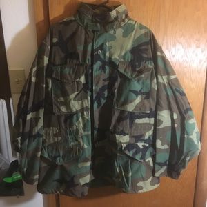 Cold weather field jacket w hood. BDU woodland